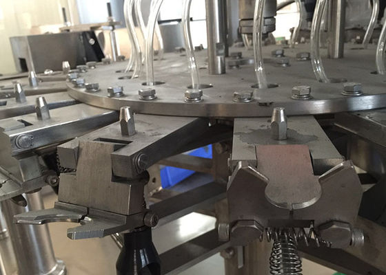 28000BPH 주스 병 채우게 자동적인 액체 병 충전물 기계 협력 업체